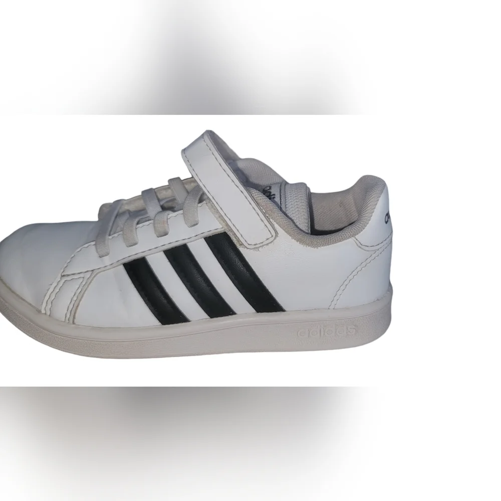 Adidas Classic Leather Sneakers with Velcro and bungee laces